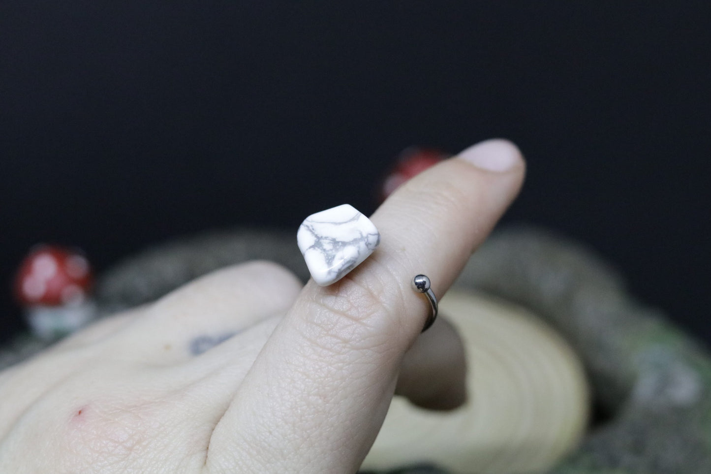 Howlite Side-wrap Ring