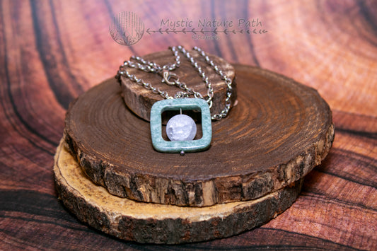 Light Serpentine Gemstone Bead Fidget Necklace